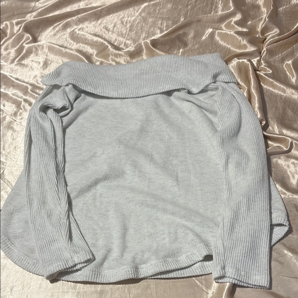 Elegant Gray Women's Sweater